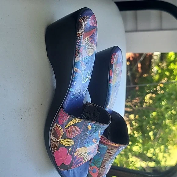 Women's Shoes Sz 6 Purple Painted Leather Open Toe Sandals Slides Wedge Tropical - Picture 4 of 9